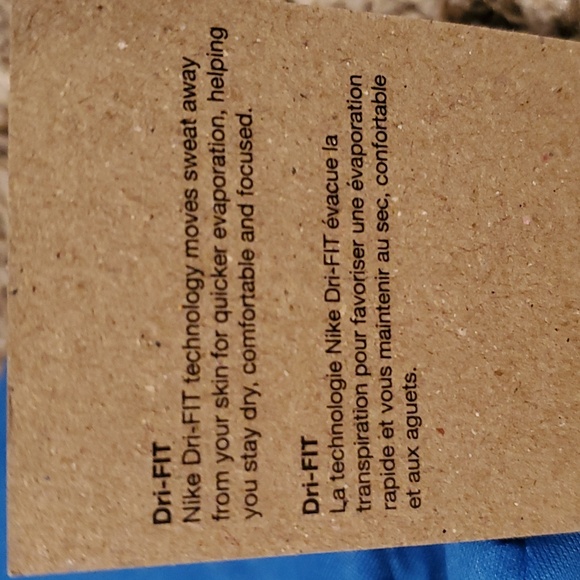 Women's Nike Dri-FIT Football/Soccer Shirt NWT - Picture 3 of 6